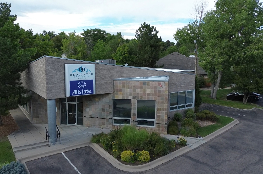 Outside view of Lakewood dental office building